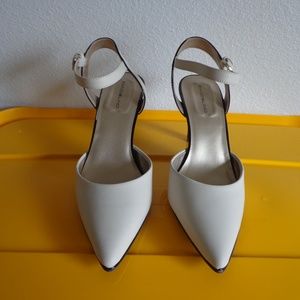 Bandalino Pumps